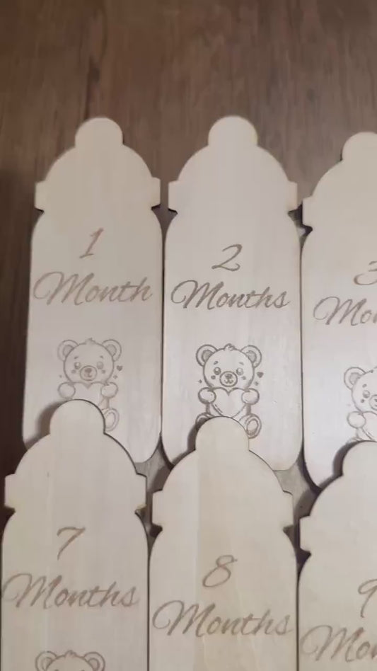 Baby bottle baby milestone discs monthly photo props wooden keepsake set includes welcome disc and fill in birth stats baby gift